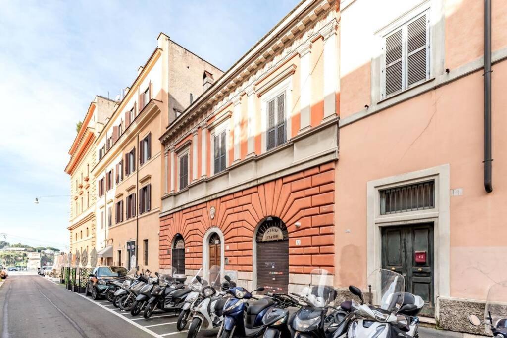 Lovely Apartment Ground Floor Colosseo Wi-Fi Ac روما المظهر الخارجي الصورة